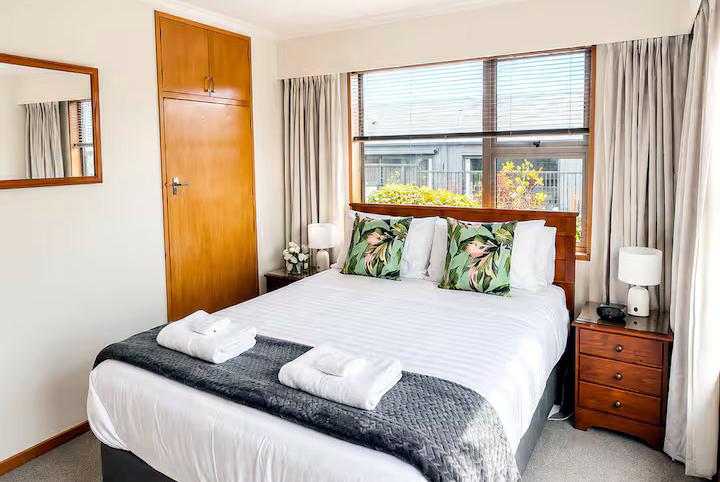 Queen bed